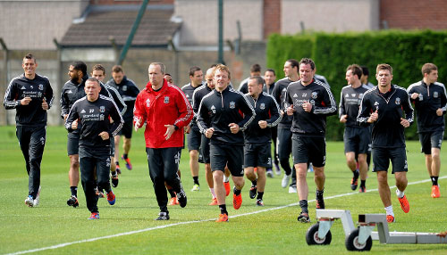 拉卡泽特回到酋长球场，观看并解说枪手对阵拜仁的比赛（拉卡泽特重返酋长，现场解说阿森纳大战拜仁）