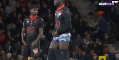 中超：上海海港主场3-2战胜长春亚泰（中超：上海海港主场3比2力克长春亚泰）