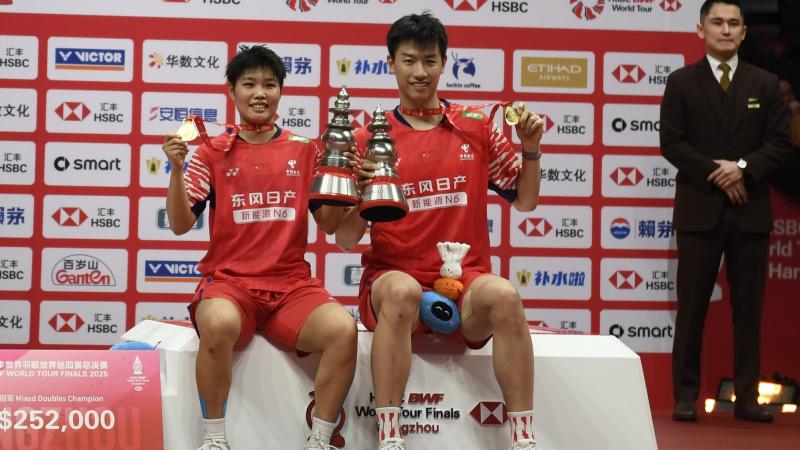 阿莫林：多古才20岁，但已经越来越像是曼联的一员（阿莫林：20岁的多古已愈发像曼联球员）