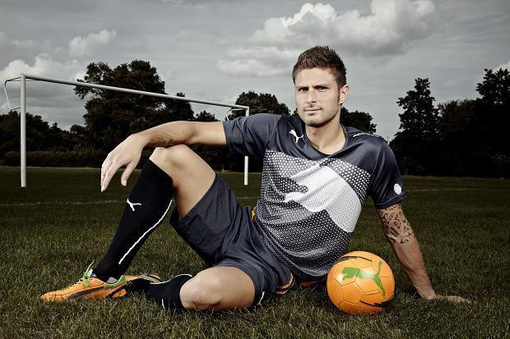 基耶利尼谈DV9续约：大门是敞开的，他目前专注于尤文（基耶利尼：DV9续约大门敞开，他当下专注尤文）