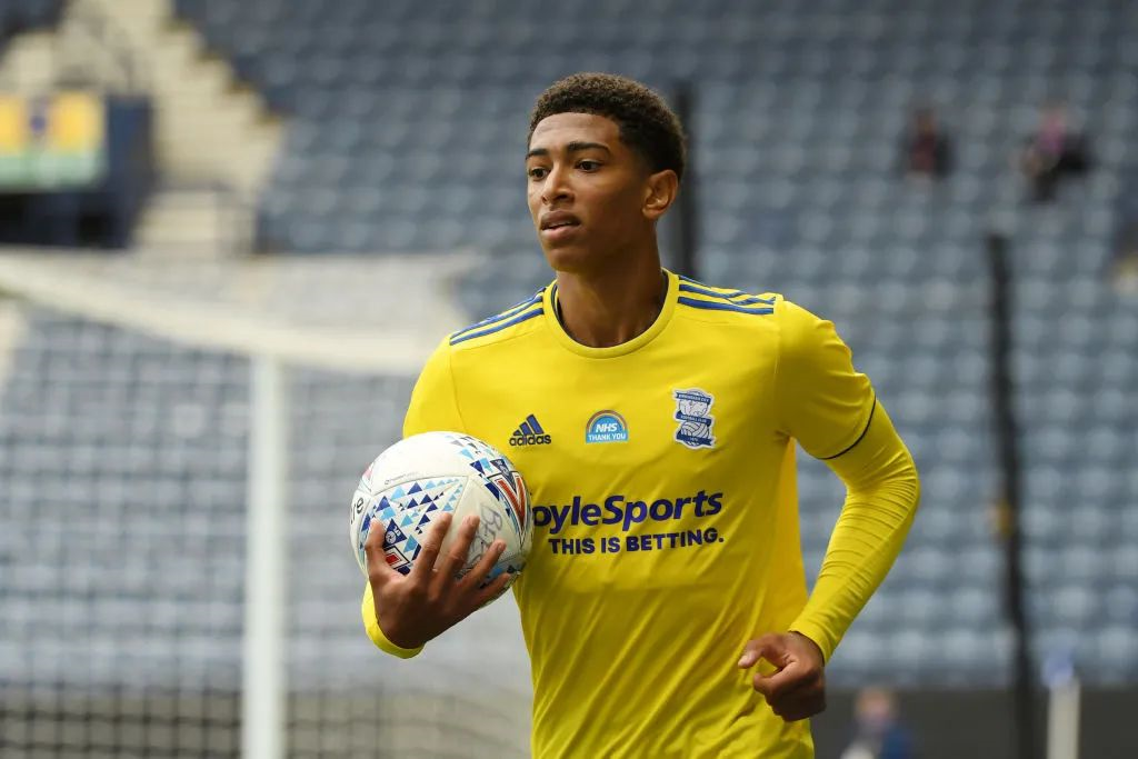 3-2！石川祐希9分+二连胜 詹内利绝杀 尼科洛夫21分难救主