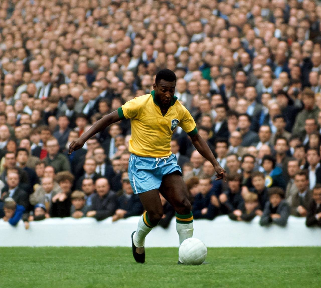 TBR：利物浦给伊萨克开超30万镑周薪，球员对这份报价很满意（TBR：利物浦拟向伊萨克开出30万镑以上周薪，球员对报价表示满意）