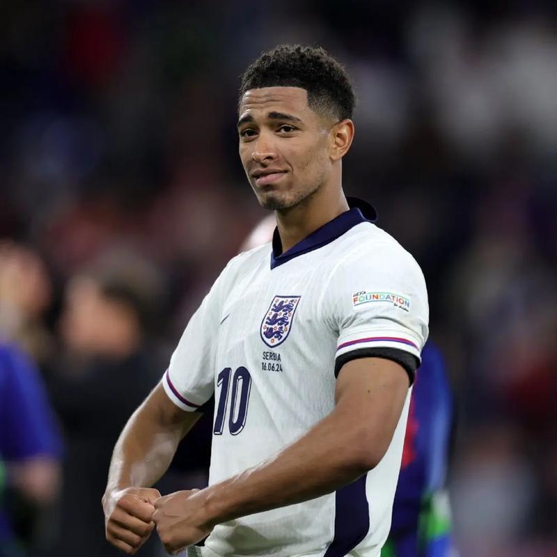 巴西女排公布新名单，中国女排遇劲敌，分组决定晋级之路（巴西女排发布新阵容，中国女排迎强敌，分组形势或成晋级关键）