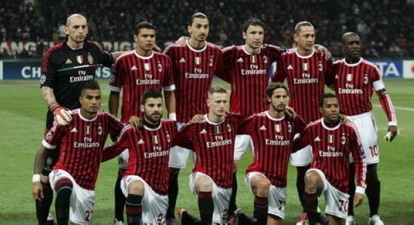 国安球员列队欢迎两位久违强援入队，中超金靴意外领衔，值得期待（国安全队列队迎两大强援回归，中超金靴压阵，前景可期）