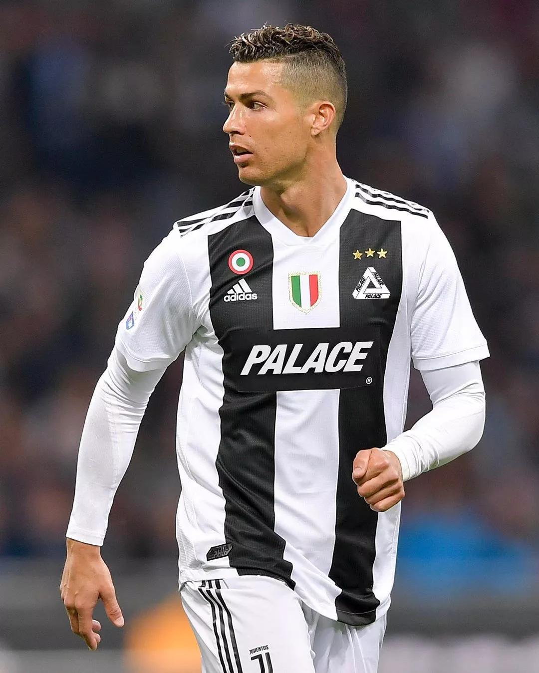 罗马诺：曼市双雄都为塞门约提供了战术愿景，球员选择了曼城（罗马诺：曼联与曼城都给出战术蓝图，塞门约最终选择曼城）