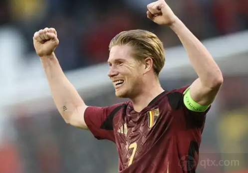 拉菲尼亚否认转会沙特传闻，斥媒体报道不实（拉菲尼亚辟谣赴沙特传闻，称相关报道失实）