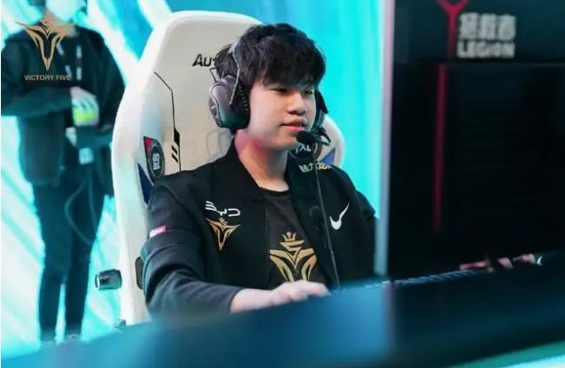 其中多次远 其中多次远